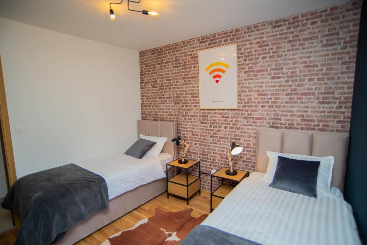 Stylish Two Bedroom At Ljubovic-hill Park Apartment *