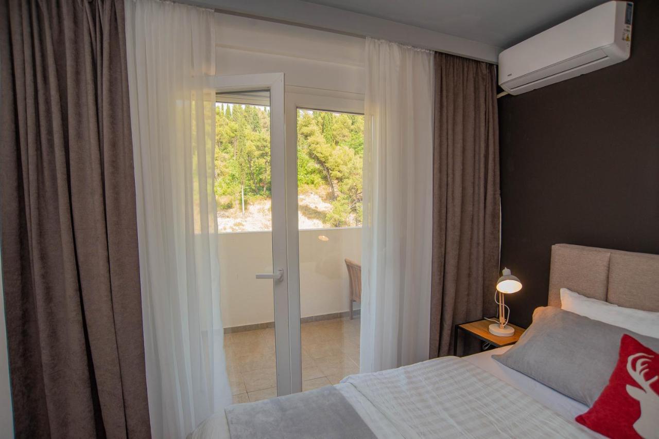 Apartment Stylish Two Bedroom At Ljubovic-hill Park *